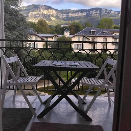 Confortable Avec Balcon A