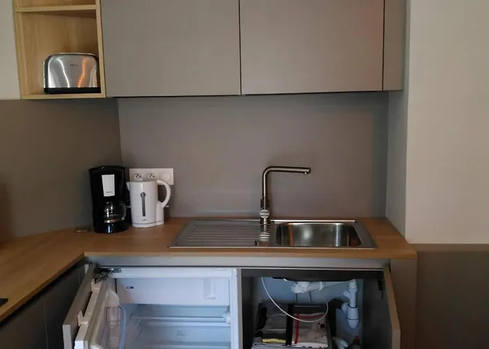 Confortable Avec Balcon A Апартаменты *