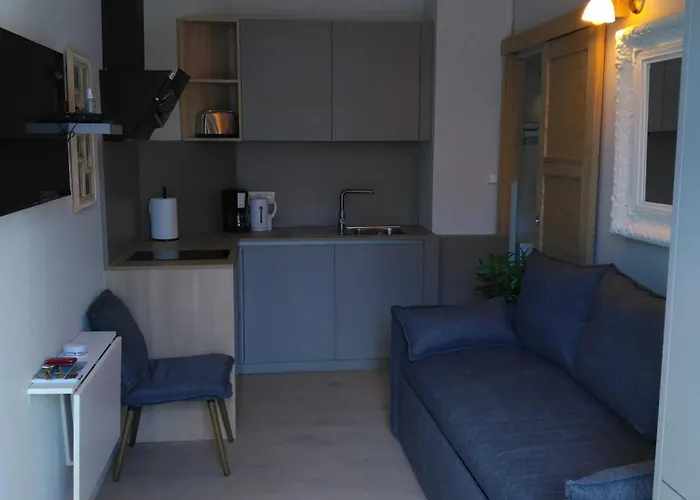 Confortable Avec Balcon A *